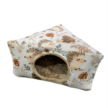 Sarok bújó - süni tobozokkal